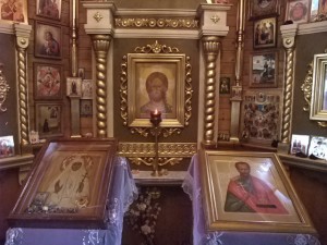 Inne i Kapellet for den hellige martyr Jelisaveta Fjodorovna, på stedet tsarfamilien ble skutt i Jekaterinburg